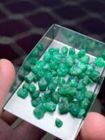 55.30ct Swat Emerald Rough Gemstone: Uncut Crystal - Image 3