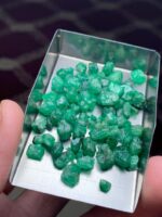 55.30ct Swat Emerald Rough Gemstone: Uncut Crystal - Image 5