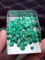 55.30ct Swat Emerald Rough Gemstone: Uncut Crystal - Image 6
