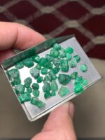 43.95 ct Emerald Rough Lot Swat – Thick Natural Crystals with Vibrant Green - Image 13