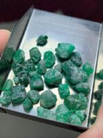 Green Legacy: 36.20 ct Swat Emerald Rough (13.49 × 9.25 × 4.59 mm) - Image 3