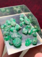 Green Legacy: 36.20 ct Swat Emerald Rough (13.49 × 9.25 × 4.59 mm) - Image 4