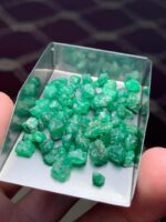 55.30ct Swat Emerald Rough Gemstone: Uncut Crystal - Image 8