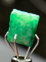 Pure Swat Beauty: 3.33ct Emerald Crystal with Natural Charm - Image 3