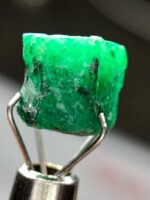 Pure Swat Beauty: 3.33ct Emerald Crystal with Natural Charm - Image 5