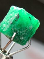Pure Swat Beauty: 3.33ct Emerald Crystal with Natural Charm - Image 6
