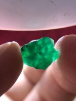 4.30ct Swat Emerald Crystal – Compact and Vibrant Natural Gem - Image 5