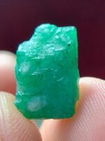 5.90 ct Swat Emerald Crystal – A 15.25 × 10.18 × 5.90 mm Natural Green Marvel - Image 5