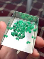 20.90 ct Swat Emerald Rough Lot – Natural Green Crystals from Pakistan’s Emerald Valley - Image 5