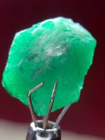 Natural 4.85 Carat Emerald Crystal from Swat, Pakistan - Image 5
