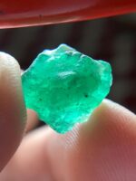 6.73 ct Swat Emerald Crystal – Compact Power and Natural Charm - Image 5