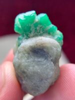 35.60ct Swat Emerald Specimen: Bold Natural Beauty from Pakistan’s Gem Valley - Image 7