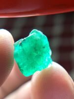 6.73 ct Swat Emerald Crystal – Compact Power and Natural Charm - Image 6