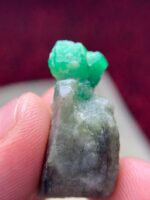35.60ct Swat Emerald Specimen: Bold Natural Beauty from Pakistan’s Gem Valley - Image 9