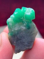 35.60ct Swat Emerald Specimen: Bold Natural Beauty from Pakistan’s Gem Valley - Image 10