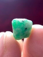 6.45 ct Swat Emerald Crystal – Small Natural Gem with Vibrant Hue - Image 2