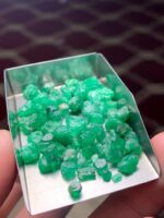 Majestic and Raw: 61.95 Carat Swat Emerald Rough Lot - Image 2