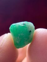 6.45 ct Swat Emerald Crystal – Small Natural Gem with Vibrant Hue - Image 4