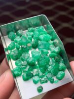 Majestic and Raw: 61.95 Carat Swat Emerald Rough Lot - Image 4