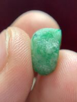6.45 ct Swat Emerald Crystal – Small Natural Gem with Vibrant Hue - Image 7