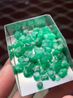 Majestic and Raw: 61.95 Carat Swat Emerald Rough Lot - Image 7