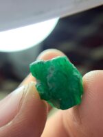 11.76 ct Swat Emerald Crystal – Striking Form and Vibrant Green - Image 10
