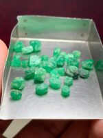 25.90ct Swat Emerald Rough Lot: Compact Natural Crystals with Rich Color - Image 3