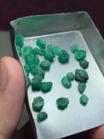 25.90ct Swat Emerald Rough Lot: Compact Natural Crystals with Rich Color - Image 5