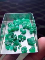 A Statement in Green: 42.69 Carat Swat Emerald Rough Lot - Image 5