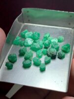 25.90ct Swat Emerald Rough Lot: Compact Natural Crystals with Rich Color - Image 6