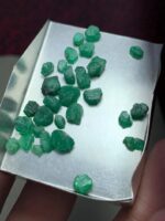 25.90ct Swat Emerald Rough Lot: Compact Natural Crystals with Rich Color - Image 7