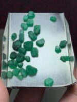 25.90ct Swat Emerald Rough Lot: Compact Natural Crystals with Rich Color - Image 8