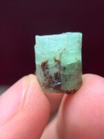Discovering the Beauty of a 12.00 ct Emerald Crystal from Laghman - Image 7