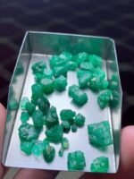 A Statement in Green: 42.69 Carat Swat Emerald Rough Lot - Image 8