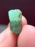Discovering the Beauty of a 12.00 ct Emerald Crystal from Laghman - Image 9