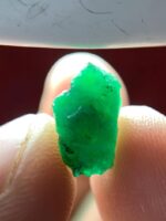 3.42ct Swat Emerald Crystal – Elongated Natural Green Gem from Pakistan - Image 5