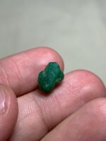 4.25ct Swat Emerald Crystal: Large Natural with Vivid Green Hue - Image 3