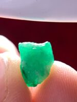 2.95ct Swat Emerald Crystal: Untreated Elegance in Pure Green - Image 7