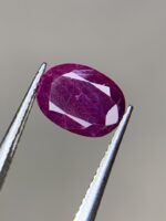 1.75ct Natural Afghan Ruby: Oval-Cut Gemstone Spotlight - Image 8