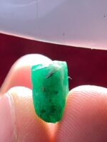 4.25ct Swat Emerald Crystal: Large Natural with Vivid Green Hue - Image 9