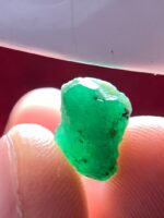 4.25ct Swat Emerald Crystal: Large Natural with Vivid Green Hue - Image 10