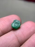 Verdant Treasure: 4.35ct Swat Emerald Crystal with Lush Natural Color - Image 2