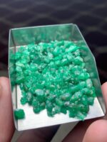 Exploring a 53.13-Carat Emerald Rough Lot from Swat - Image 2
