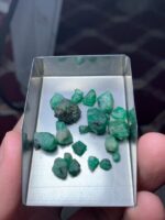 Discovering the Beauty of Swat Emeralds: A 34.40 ct Rough Lot from Pakistan - Image 11
