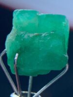 5.22ct Swat Emerald Crystal: A Near-Cubic Natural Gemstone with Striking Symmetry - Image 5