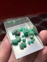Discovering the Beauty of Swat Emeralds: A 34.40 ct Rough Lot from Pakistan - Image 9