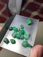 Exquisite 25.65 ct Swat Emerald Rough – A Rare Treasure from Pakistan - Image 4