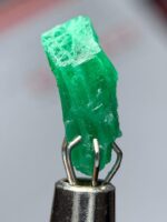 2.07ct Swat Emerald Crystal – Slender, Untouched Beauty in Vivid Green - Image 5