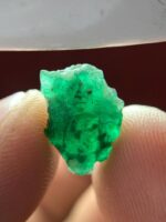 5.24 ct Swat Emerald Crystal — Deep & Dimensional - Image 9