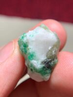 35.00ct Swat Emerald Specimen – Bold Natural Crystal - Image 9
